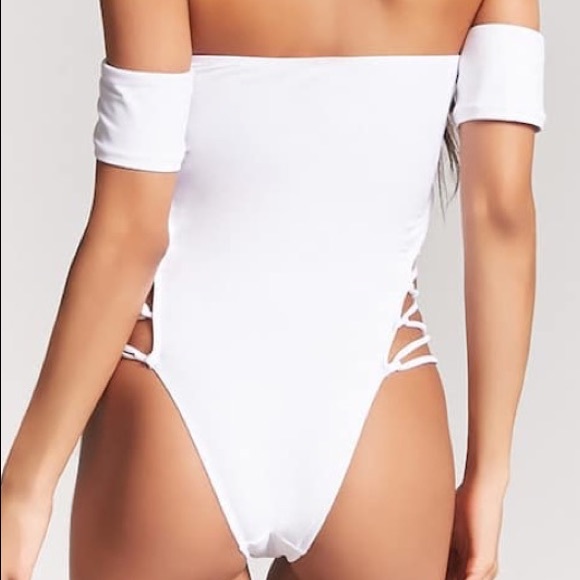 One piece swimsuit - Picture 3 of 4